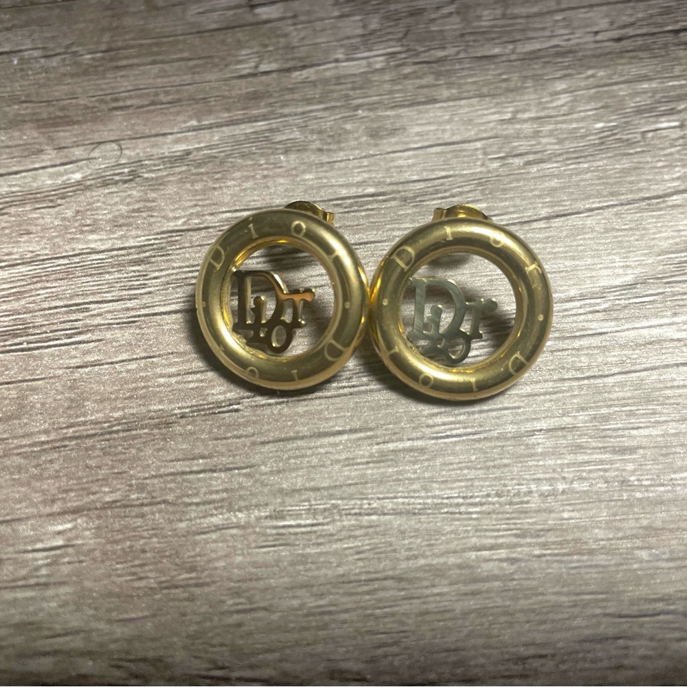 Ladies earrings